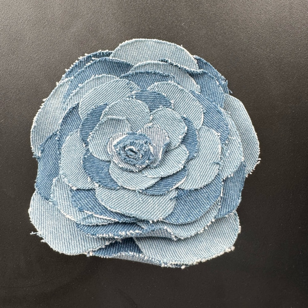 NEW Gap × LoveShackFancy Rosette Pin